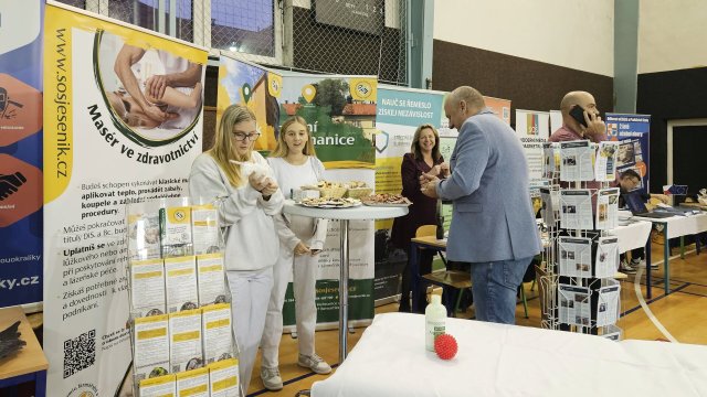 setkani-se-zastupci-skol-2024-11