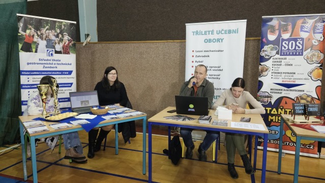 setkani-se-zastupci-skol-2024-12